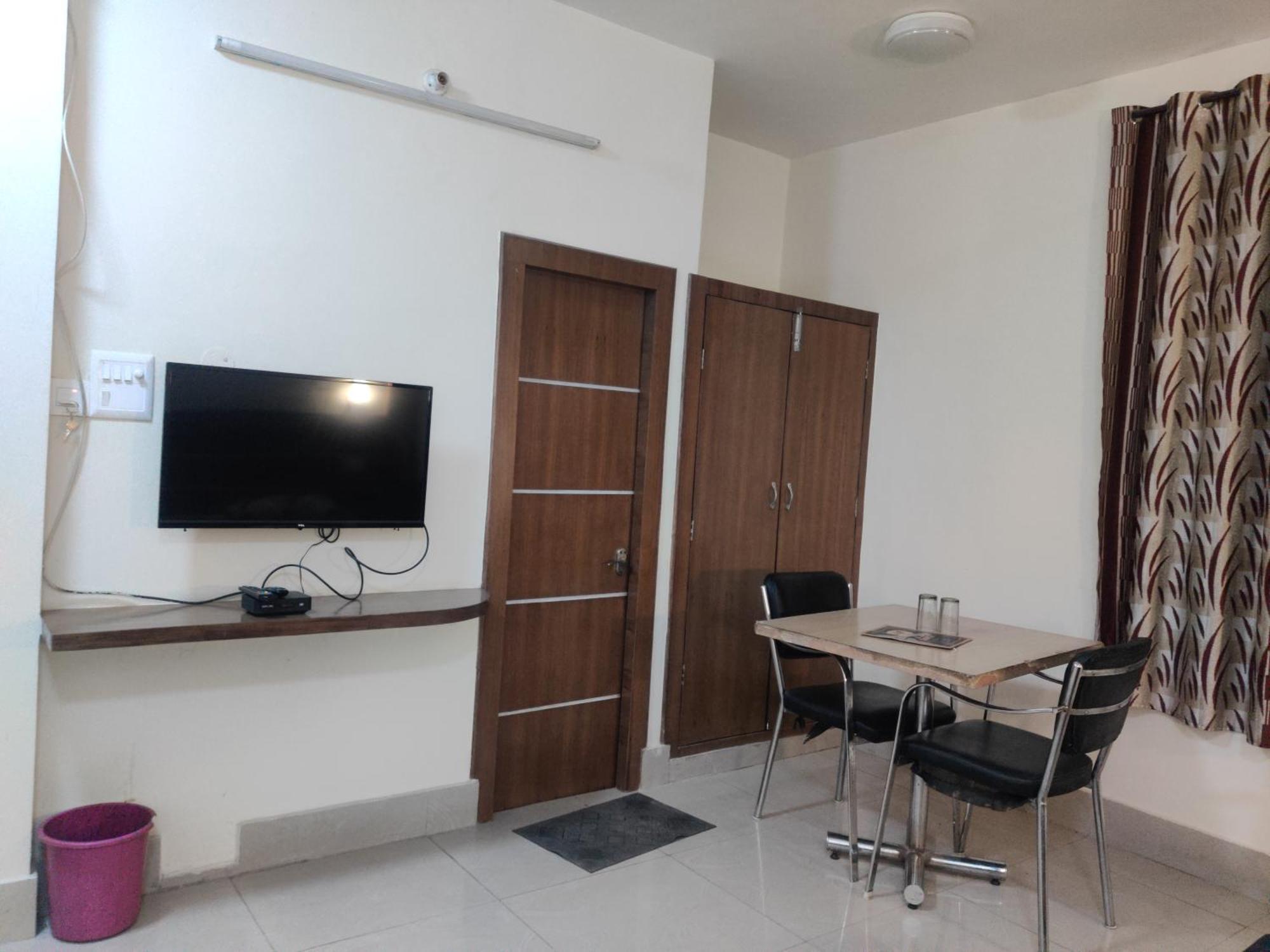 Hotel Hv Nāhan 외부 사진