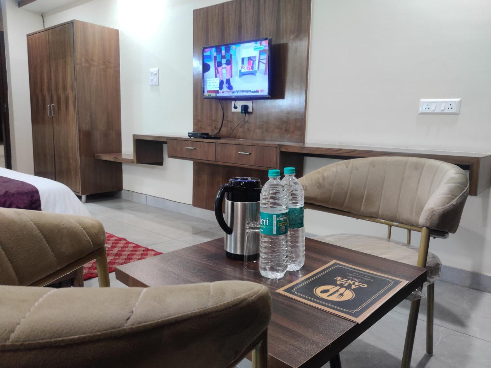 Hotel Hv Nāhan 외부 사진