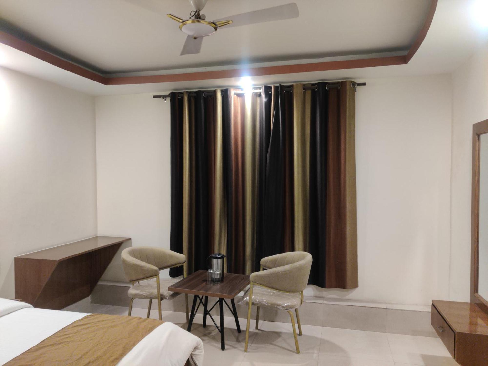 Hotel Hv Nāhan 외부 사진