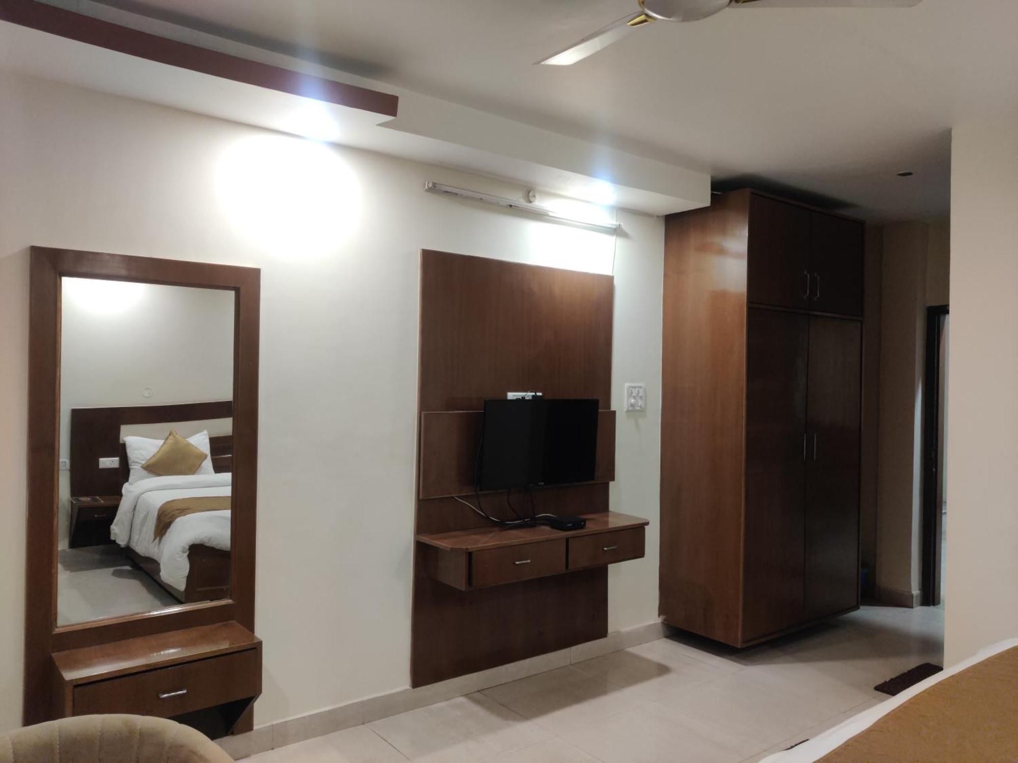 Hotel Hv Nāhan 외부 사진
