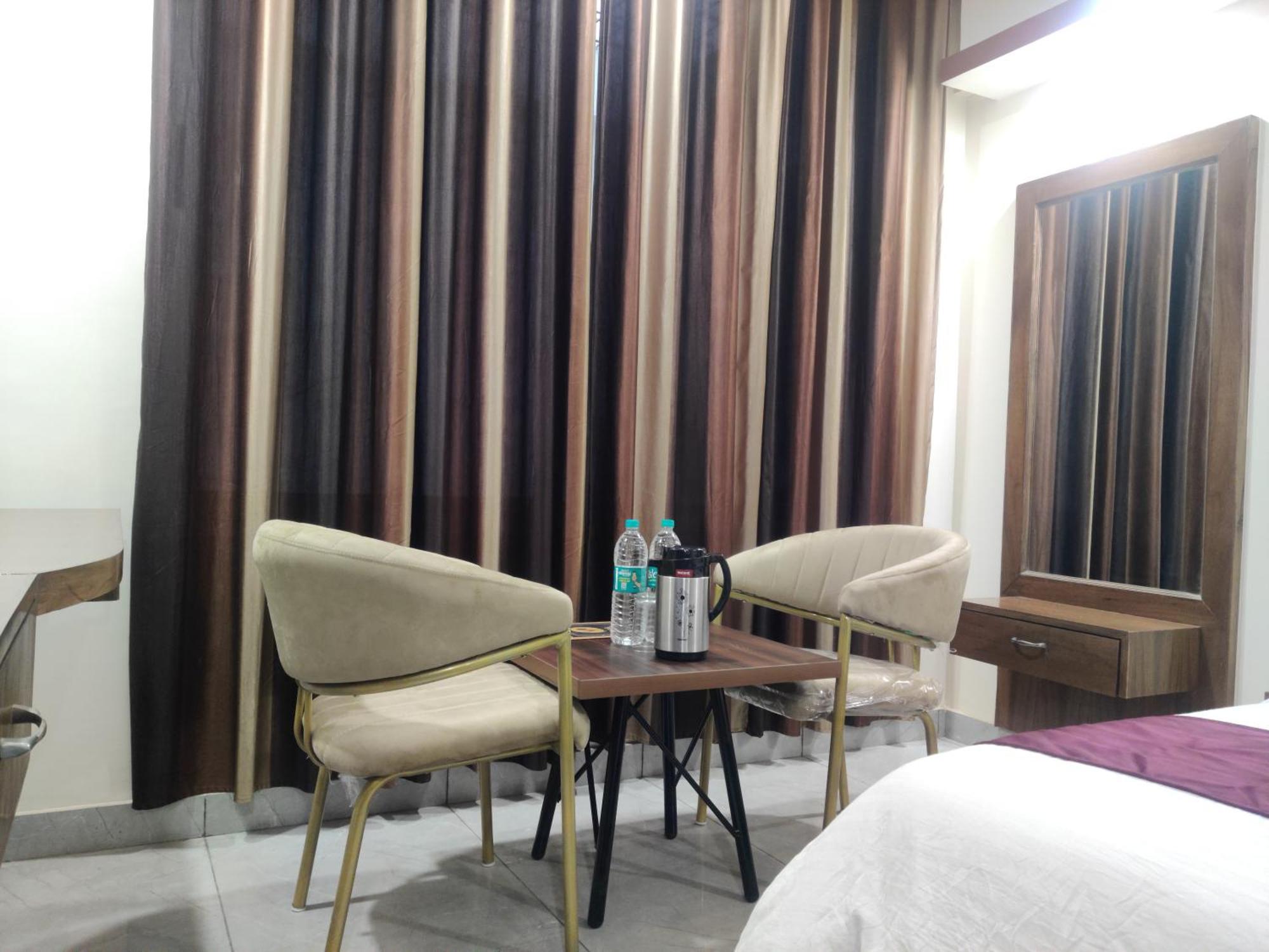 Hotel Hv Nāhan 외부 사진
